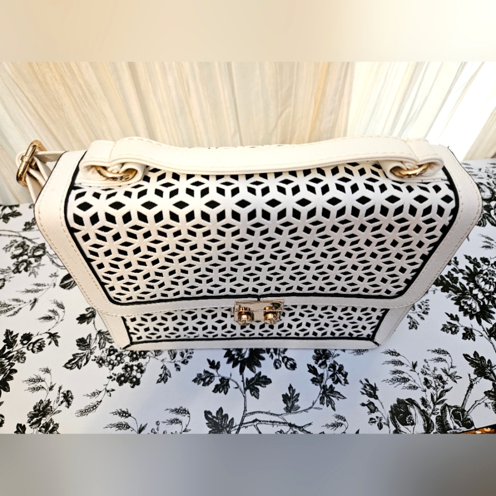 White Geometric Pattern Square Crossbody Purse - image 3